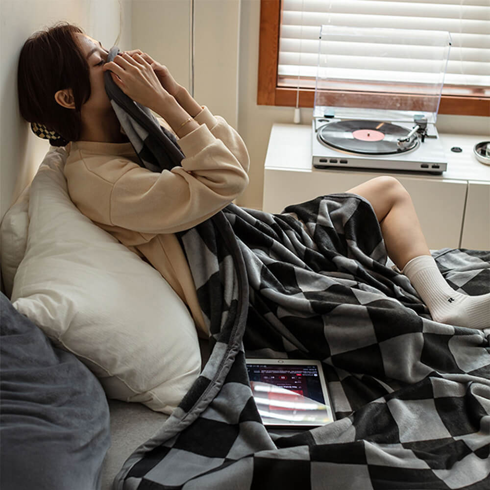 Contrasting Checkerboard Multi-Purpose Flannel Blanket