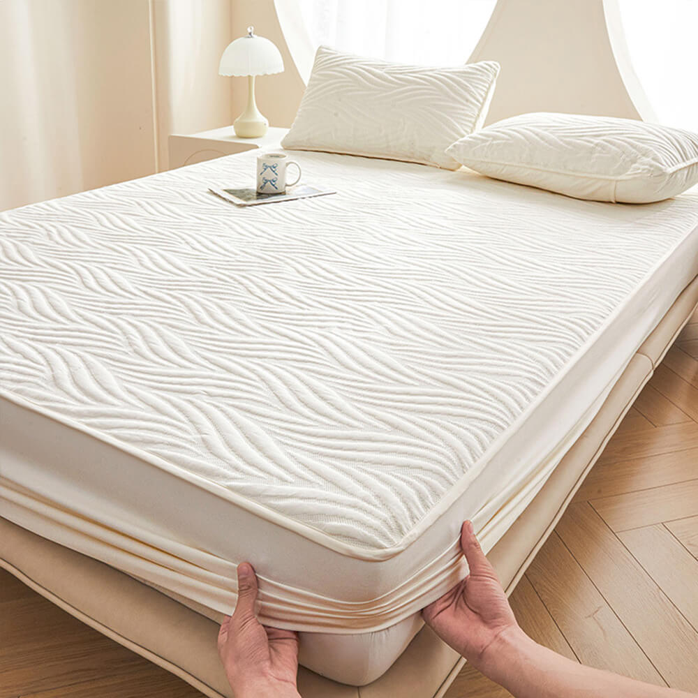 Ultra-Soft Waterproof Anti-Bacterial Fitted Sheet Mattress Cover